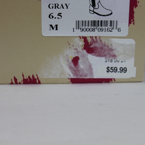 SOLD New Gray Faux Suede Ankle Cut-Out Boot 6.5 M - Picture 8 of 8